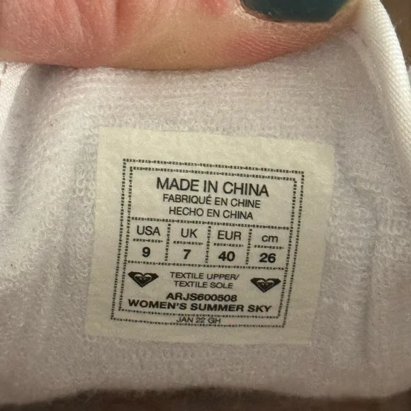 Women’s Roxy size 9 slip ons NWOT - Picture 3 of 3